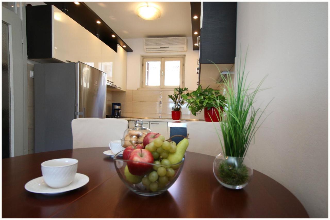 Apartment Slavko Примоштен Экстерьер фото